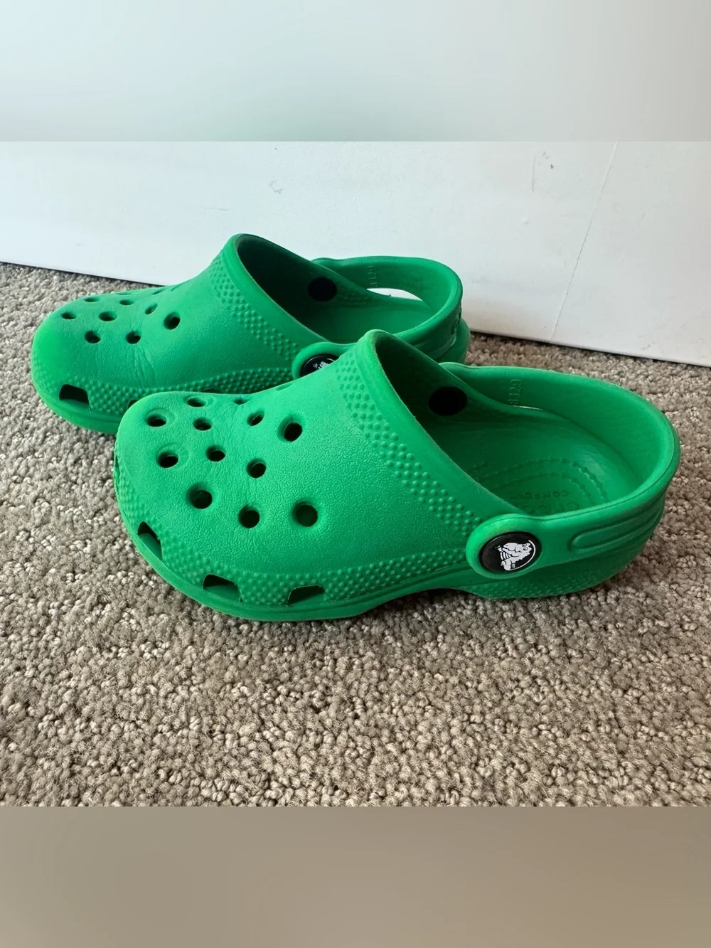 Crocs Classic Clogs Green Youth Size 9 Kids Good Condition